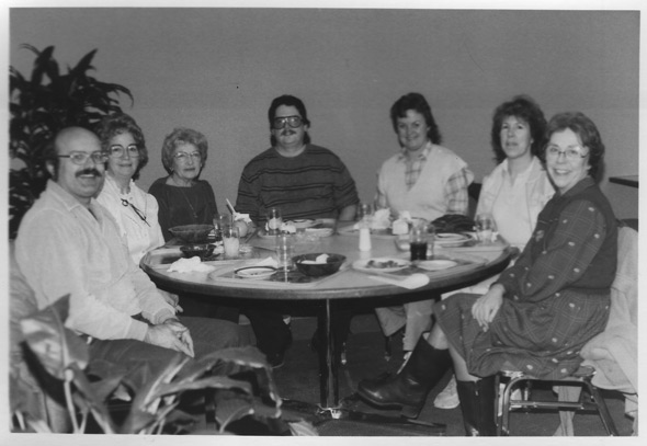 1985 Heritage Quest Christmas Tour group at lunch.