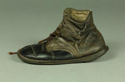 Child's-Shoe-From-Auschwitz-250pw