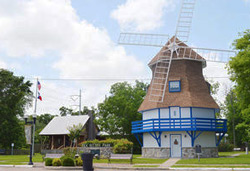 Nederland_Texas_Museum_Maintenance
